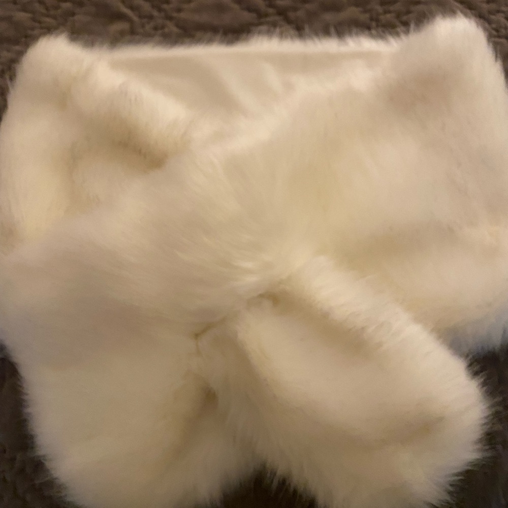 Ivory with black tips faux fur shall